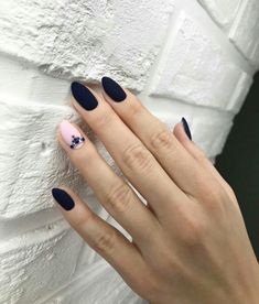 French Manicure Nails, Minimalist Nail Art, Matte Nails Design, Black Nail Designs, Trendy Nail Design, Oval Nails, Elegant Nails, Manicure E Pedicure, Nail Shapes