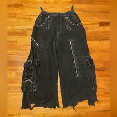 Insane 90s Tripp Pants Goth Xl Black Marilyn Manson Emo Nyc Baggy Hypebeast Trendy Got These Off A Guy Who Said His Kid Went Through A 5 Year “Goth Phase” In The 90s “When Insane Clown Posse Just Came Out”. Doesn’t Get Much More Og Than These. Holy Grail Of Pants In My Opinion. This Is Amazing. Would Be A Perfect Throwback Item In Any Collection/Wardrobe. Also Would Be A Great Gift. Don’t Miss Out On This One. Condition Is Exactly As Pictured. Perfect Distressing And Wear. Size Xl. No Returns Or Hippie Goth Outfits, Emo Tops, Clown Pants, Tripp Nyc Pants, Goth Tops, Goth Pants, Tripp Pants, Masc Outfits, Clown Posse