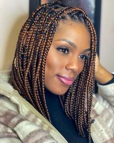 No-Fuss Short Hairstyles for Morning Rush Box Braids Bob, Bob Braids Hairstyles, Individual Braids, Medium Box Braids, Short Box Braids Hairstyles, Twisted Hair, Short Box Braids, Colored Braids, Braids Styles