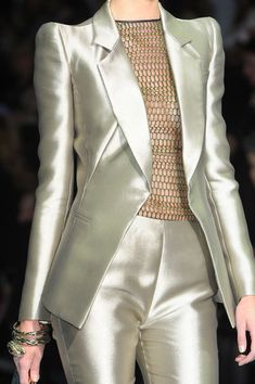 White Suit, Woman Suit Fashion, Armani Prive, Moda Vintage, Looks Chic, Suit Fashion, Mode Inspiration, Fashion Details, Couture Fashion