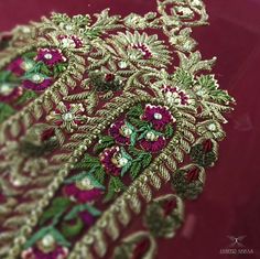 Embroidery Indian Suits, Aari Buttas, Embroidery Indian, Blouses Designs, Zardosi Work, Punjabi Outfits, Beads Embroidery, Handmade Flowers Fabric