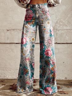 Green Patchwork Hippie Pants, Jeans Outfits 2023, Outfits Wide Leg Jeans, Witchy Junk Journal, Jeans Outfits Women, Outfits Wide Leg, Sew Outfits, Wide Leg Jeans Outfits, Cutesy Clothes