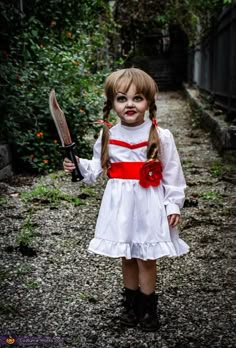 Annabelle Costume, Unique Kids Halloween Costume, Scary Kids Halloween Costumes, Annabelle Halloween, Halloween Costumes Pictures, Scary Kids, Kids Halloween Costume, Pleated Pattern, Kids Halloween Costumes