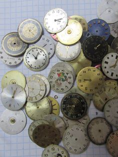 Good day dear buyer! We are pleased to offer here, 100% original 100 pieces.- 18-20 mm round Watch Face Dials, From Old Watch Parts, & Dials For Steampunk Altered Art Gear, Repair, or Scrap Booking round,. White, Black, Gold, Silver, Make your own cool steampunk art, or jewelry, or whatever you want to do with these. Or great for a collector to put in watches, make cool necklaces, earrings, bracelets, belts, rings, handmade belly button jewelry, or whatever else you can think of! Quantity: 100 p Round Watch Face, Old Watch, Gear Art, Gold Plated Watch, Belly Button Jewelry, Round Watch, Rings Handmade, Old Watches, Watch Parts