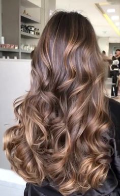 Hair Color Babylights, Brunette Hair Color Ideas, Honey Balayage, Brown Hair Inspo, Brunette Hair With Highlights, Caramel Balayage, Hairstyles For Layered Hair, Long Hair Color