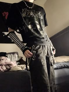 Scene Clothes Aesthetic, Emo Masculine Outfits, Masc Punk Outfits, Transmasc Summer Outfits, Alt Boy Outfits, Women Spring Fashion, Long Sleeve Outfit, Masc Outfits, Cooler Style