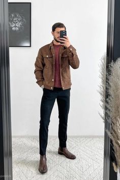 Men With Chelsea Boots Outfits, Men Outfits Semi Casual, Men Trip Outfit, Winter Dress Outfit Men, Mens Outfits Brown Shoes, Boots Brown Outfit Men, How To Style Mens Boots, Men’s Jeans And Boots Outfit, Men Style Boots Outfit