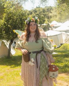 Spring fairy ren faire outfit inspo Renn Faire Outfit Ideas, Deer Ren Faire Outfit, Ren Fair Fairy Outfit, Fairy Plus Size, Elf Renfaire Outfit, Green Ren Faire Outfit, Summer Ren Faire Costume, Plus Size Fairy