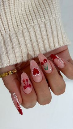 Discover 30+ Fall Nails You Can’t Get Around on Pinterest This Year! From nagel inspo to smink inspiration, these designs are perfect for the season. Embrace funky nails and chic nails that add flair to your autumn look. Elevate your style with classy acrylic nails and pair them with a stunning makijaż smokey eye for the ultimate fall vibe. Explore colourful nails and colorful nails that capture the spirit of the season, and try Thanksgiving nails with fall nail designs maple leaf for a festi... Shellac Nails Fall, Nail Spring, Flowers Nails, Minimalist Nail, August Nails, Maroon Nails, Nail Looks, Pumpkin Nails