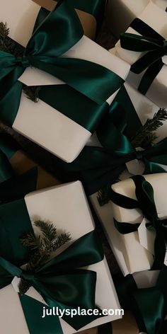 Christmas Wrapping Paper Ideas Christmas Gift Packaging, Classy Christmas, Christmas Decor Inspiration, Christmas Themes Decorations, Christmas Tree Inspiration, Wrapping Ideas