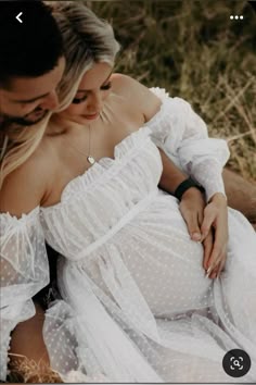 Pin by Jenna on Pins by you | Maternity photography poses pregnancy pics, Maternity photo outfits, Couple pregnancy photoshoot
