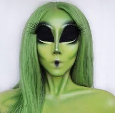 Green Goddess Makeup, Alien Costume Makeup, Green Halloween Makeup, Alien Makeup Halloween, Alien Makeup Looks, Alien Face Paint, Alien Costume Women, Alien Halloween Makeup, Halloween Glamour