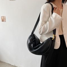 NEW STYLE Crossbody Bags for Women Large Capacity Luxury Handbags Solid Soft Shoulder Bags Female Casual Travel Hobos Bag Vintage Sac New (Width)38cm * (Height)18cm * (Thickness)9cm Minimalist Winter, Brand Handbags, Crossbody Bags For Women, Womens Crossbody Bag, Branded Handbags, Black Tote Bag, Luxury Women, Sweater Fashion, Hobo Bag