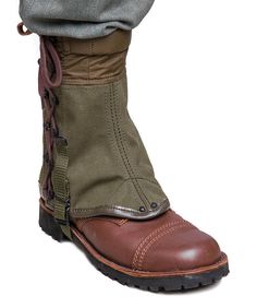 "Genuine italian army canvas gaiters Featuring an elastic cuff at the top and leather at the bottom With the one-size-fits-most design you can use these gaiters on just about every type of shoe or boot that you have. Made of very thick canvas, steel hooks, thick laces, nylon understrap and a little hook at the front to attach to the boot lace Condition: NEW Shipping to United states, Canada, Europe * Economy shipping Shipping time : 7-21 working days or sometime more * Standard shipping with tra Thorny Plants, Fair Outfit, Fit Board, Italian Army, Concept Clothing, Tactical Belt, Military Surplus, Post Apocalypse, Military Boots