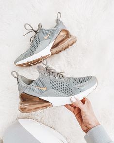 Sepatu Air Jordan, Best Nike Running Shoes, Wallpaper Nike, Buy Nike Shoes, Cella Jane, Sneaker Outfits, Sneaker Nike, Dr Shoes