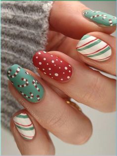 Trendy flower nail designs have taken the beauty world by storm, offering a unique blend of customization and creativity. With the right dotting tools and Nail Art Noel, Candy Cane Nails, December Nails, Cute Christmas Nails, Christmas Nails Easy, Christmas Gel Nails, Colorful Nails, Cute Gel Nails, Christmas Nails Acrylic