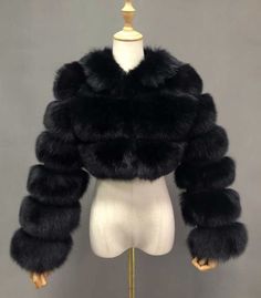 Crop Fur Jacket, Fur Coat Cropped, Coats With Fur, Black Fur Boots, Cropped Fur Jacket, Fur Street Style, Street Style Jacket, Winter Tops For Women, Cropped Faux Fur Coat