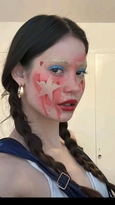 Maxine Minx Makeup, Maxine Makeup, Character Makeup Looks, Face Paint Ideas Halloween, Maxine Costume, Abstract Makeup, Makup Looks, Graphic Makeup, Graphic Eyeliner