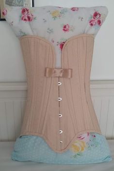 Edwardian 'plunge-front' corset made by Perfect Little Parcel.