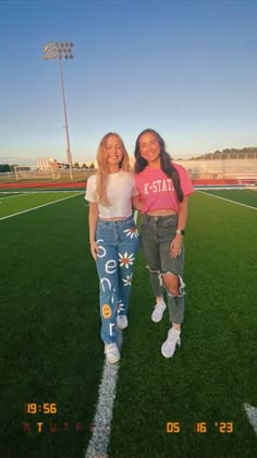 Senior Jean Ideas High Schools, Pink Senior Jeans Painted, Senior Sunrise Pants Ideas, Senior Jeans 2024, Senior Year Pants, Painted Jeans School Spirit Freshman, First Day Of Senior Year Outfit