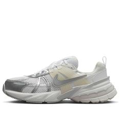 (WMNS) Nike V2K Run 'Metallic Silver' FD0736-104 V2k Run, Nike V2k, Basket Nike, Nike Air Max Plus, Air Max Plus, Nike Dunk Low, Nike Zoom, Nike Dunks, 1 2 3