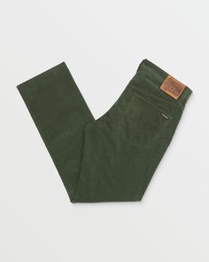 The Solver Corduroy Pants have all the answers. The modern fit sits below the waist with a straight leg, while the corduroy offers a stylish alternative to denim. Made from soft cotton with a touch of stretch, these pre-laundered pants feature classic 5-pocket styling and signature Volcom details. Featured here in squadron green. - Features

 - 99% Cotton / 1% Elastane 15w corduroy
 - Modern fit that sits below the waist with straight leg, 16" leg opening, and 32" inseam - size 32
 - Fixed waist pant with front 5 pocket styling like the denim
 - Asymmetrical back yoke detail with back patch pockets
 - Volcom Brand signature details and branding
 - Pre-laundered Back Patch, Corduroy Pants, Waist Pants, Modern Fit, Patch Pocket, The Modern, Straight Leg, Pants, Green