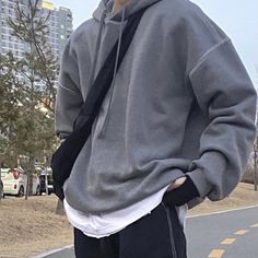 Dark Grey Hoodie Outfit Men, Boys Hoodies Aesthetic, Sporty Aesthetic Men, Basic Man Outfit, Guy Hoodie Aesthetic, Gray Hoodie Outfit Men, Grey Hoodie Outfit Aesthetic, Jeans Hoodie Outfit, Hoodie Outfits Men