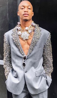 Men Fashion 2023, Becoming An Influencer, Be An Influencer, Met Gala Outfits, Celebrity Fashion Trends, Queer Fashion, Fashion Suits For Men, Clothes For Men