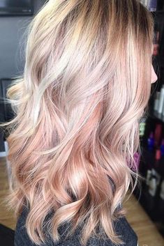 Rose Gold Hair Blonde, Blond Rose, Pink Blonde Hair, Gold Hair Colors, Scene Girl, Hair Color Rose Gold, Makeup Tip, Pastel Pink Hair, Long Layered Haircuts