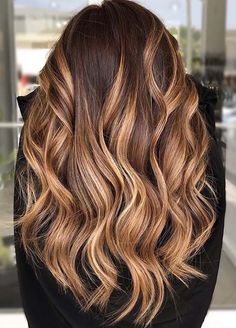 Caramel Hair Color Balayage, Light Caramel Hair Color, Light Caramel Hair, Blond Cenușiu, Balyage Long Hair, Caramel Hair Color, Balayage Hair Caramel, Brown And Blonde, Color Balayage