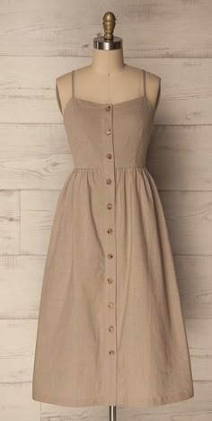 Winter church outfits Casual Frocks, Simple Frocks, Trendy Dress Outfits, Elegante Casual, Easy Trendy Outfits, Frock Design, Modest Fashion Outfits, Casual Style Outfits, Trendy Dresses