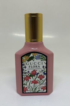 ***THIS WAS PART OF A SET AND DOES NOT COME WITH A BOX. PLEASE LOOK AT ALL PICTURES BEFORE BUYING!!** NEW WITHOUT BOX RETAIL - $105 GUCCI FLORA GORGEOUS GARDENIA EAU DE PARFUM SIZE- 1 FL OZ Gucci Flora Gorgeous Gardenia Eau de Parfum is a delicious potion of joy built around the Gardenia flower blended with solar Jasmine absolute, cheerful Pear Blossom accord and sweet Brown Sugar accord. A signature floral scent for all free-spirited women full of positive energy. This product is a 2022 Allure Best of Beauty award winner. Rich White Floral Key Notes Top - pear blossom Middle - white gardenia, jasmine Base - brown sugar, patchouli ***PLEASE READ BEFORE BUYING:***  We want it to be clear to buyers that all items are sold AS/IS. We do our best to describe each item accurately. We try to prov Pear Blossom, White Gardenia, Free Spirited Woman, Beauty Awards, Perfume Spray, Floral Scent, Womens Fragrances, Women Fragrance, Positive Energy