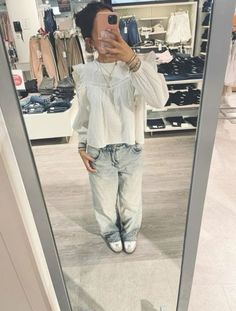 “Guys, am I tripping, or did Kylie Jenner just rip off my entire collection?” the fashion designer asked. #scandinavianstyleoutfit Scandi Fashion, Mode Zara, Outfit Inspo Summer, Cute Preppy Outfits, Scandi Style, Blouse Outfit, Basic Outfits, Outfit Summer