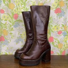 boots, brown, flowers, tulips Autumn Wishlist, Flowers Tulips, Brown Flowers, Gogo Boots, Shoe Inspo, Mood Board Fashion, Vintage Boots, Boots Brown