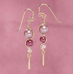 قلادات متدلية, Pink Pearl Earrings, Wire Earring, Clothing Jewelry, Jewerly Making, Pink Pearls, Earrings Inspiration