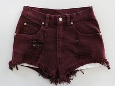 burgundy cut offs. Shorts Grunge, Cool Shorts, Maroon Shorts, Diesel Punk, All Jeans, Summer Wear, Look Fashion