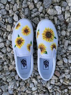 image Stylo Shoes, Vans Shoes Fashion, Custom Vans Shoes, Vans Slip On Shoes