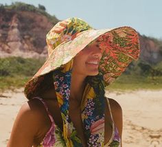 Hula Dress, Daisy Hat, Lace Camisole Top, Balance Art, Lace Camisole, Diy Couture, Cool Hats, Beach Wears