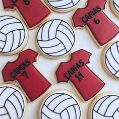 cookies decorated to look like shirts and volleyball balls with the names camas 1, 2, 3, 4