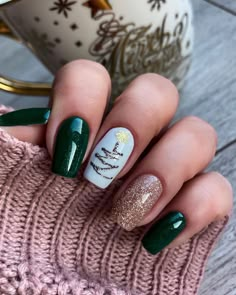 Tree Nails, Christmas Gel Nails, Christmas Nails Acrylic, Festival Nails, Dipped Nails, Xmas Nails, Dream Nails, Chic Nails, Christmas Nail