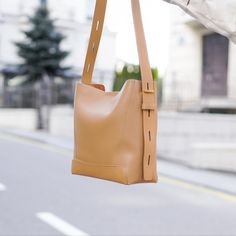 Genuine Leather Tote Bag for Women With Crossbody Strap, Shoulder Tote Bag, Soft Leather Beige Campus Bag Large, Bucket Bag, Tote Everyday - Etsy Ukraine Genuine Leather Totes, Crossbody Tote Bag, Leather Bucket Bag, Crossbody Tote, Shoulder Tote Bag, Leather Tote Bag, Large Bags, Leather Tote, Leather Crossbody