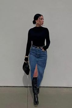 Jean Skirt Outfits, Denim Skirt Outfits, Black Jeans Outfit, Outfit Inspo Casual, Skirts With Boots, Trendy Fall Outfits, Denim Midi Skirt, Outfit Inspo Fall, Fall Fashion Outfits