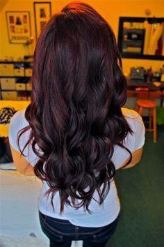 Dark brown hair with a tint of red, I want my hair this color! Hair Color Cherry Coke, Cherry Coke Hair, Winter Hair Color, Fall Hair Color, Winter Hairstyles, Hair Envy, Hair Dos, Gorgeous Hair, Perfect Hair