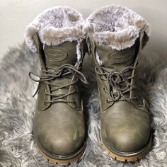 Nwot Lugs Empire Hi Fur Green Boots Size 11 Slip Resistant Rubber Outsoles 1-1/2” Heel Height ** Has Some Scratch As Seen In Picture** Plz Refer To Photo Green Winter Boots With Lug Sole, Fur Lined Lace Up Boots, Russian Boots, Winter Lace-up Boots With Faux Fur Trim, Hiking Boots Fur, Long Hair Do, Brown Lace-up Boots With Faux Fur Trim, Green Boots, Winter Shoes For Women