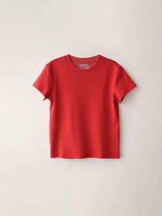 This is a trendy and comfortable t-shirt by NOTHING WRITTEN that is made out of high quality and sturdy material. With distinctive mood of the design and modern look, you can style it for your comfortable daily outfit.- Round neckline inspired from 90s casual look- High elasticity of the fabric- Silicone logo printing detail Designer Red Casual T-shirt, Red T Shirts Women, Cheap 90s Style Stretch T-shirt, Cheap 90s Style Winter T-shirt, Red Tops With Logo, Nothing Written, 90s Casual, Great Outfits, W Concept