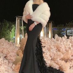 Fur Coat Aesthetic, Old Money Dress, Winter Outfit Ideas For Women, Winter Fashion Inspiration, Money Dress, Casino Dress, Inspiration For Women, Winter Outfit Ideas