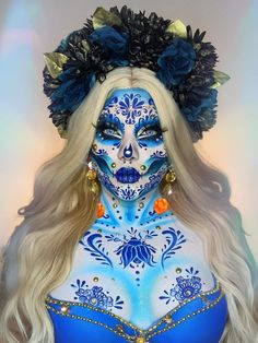 por @ATOMICFIC Blue Catrina Makeup, Catrina Costume, Catrina Makeup, Glam Skull, Halloween Costumes 2022, Skull Face Paint, Creepy Halloween Makeup, Halloween Makeup Pretty, Special Fx Makeup