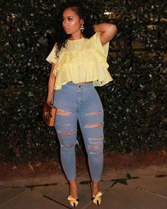 Celebrity Style Inspiration, Look Rock, Zara Jeans, Inspiration Mode, Curvy Fashion, Ripped Jeans, Look Fashion, Chic Outfits