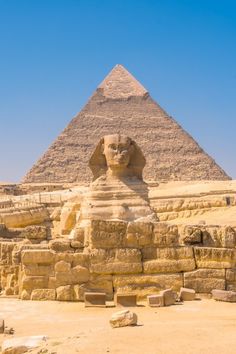 the great sphinx and pyramid in giza, egypt