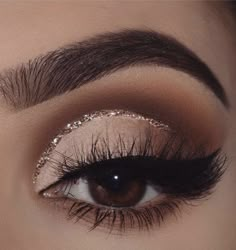 Makeup Eye Shadow Looks, New Years Makeup Smokey Eye, Astetic Make Up Looks, Makeup Ideas Full Glam, Beautiful Eyeshadow Looks, Cute Brown Makeup Looks, Spring Eyeshadow Looks Brown Eyes, Brown Makeup Looks Eyeshadows, Homecoming Eyeshadow